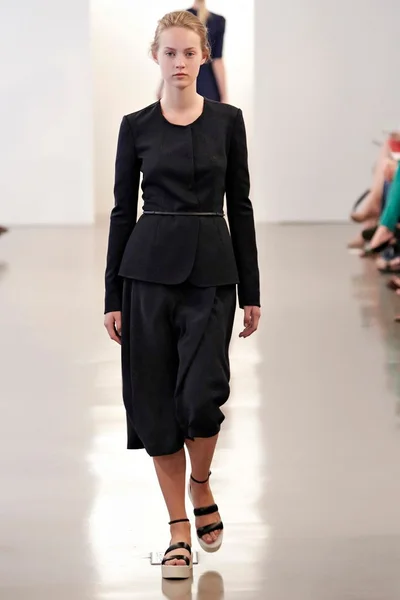 Look 11